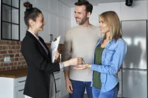 benefits of being a real estate agent